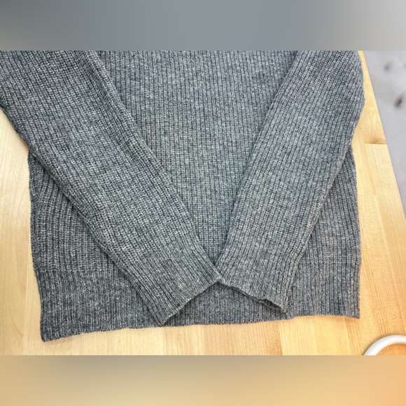 Wallace & Barnes Shetland 100% Wool color Gray brown Suede Shoulder Patch - Picture 9 of 10